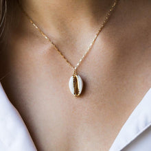 Load image into Gallery viewer, Caroline Gold Necklace
